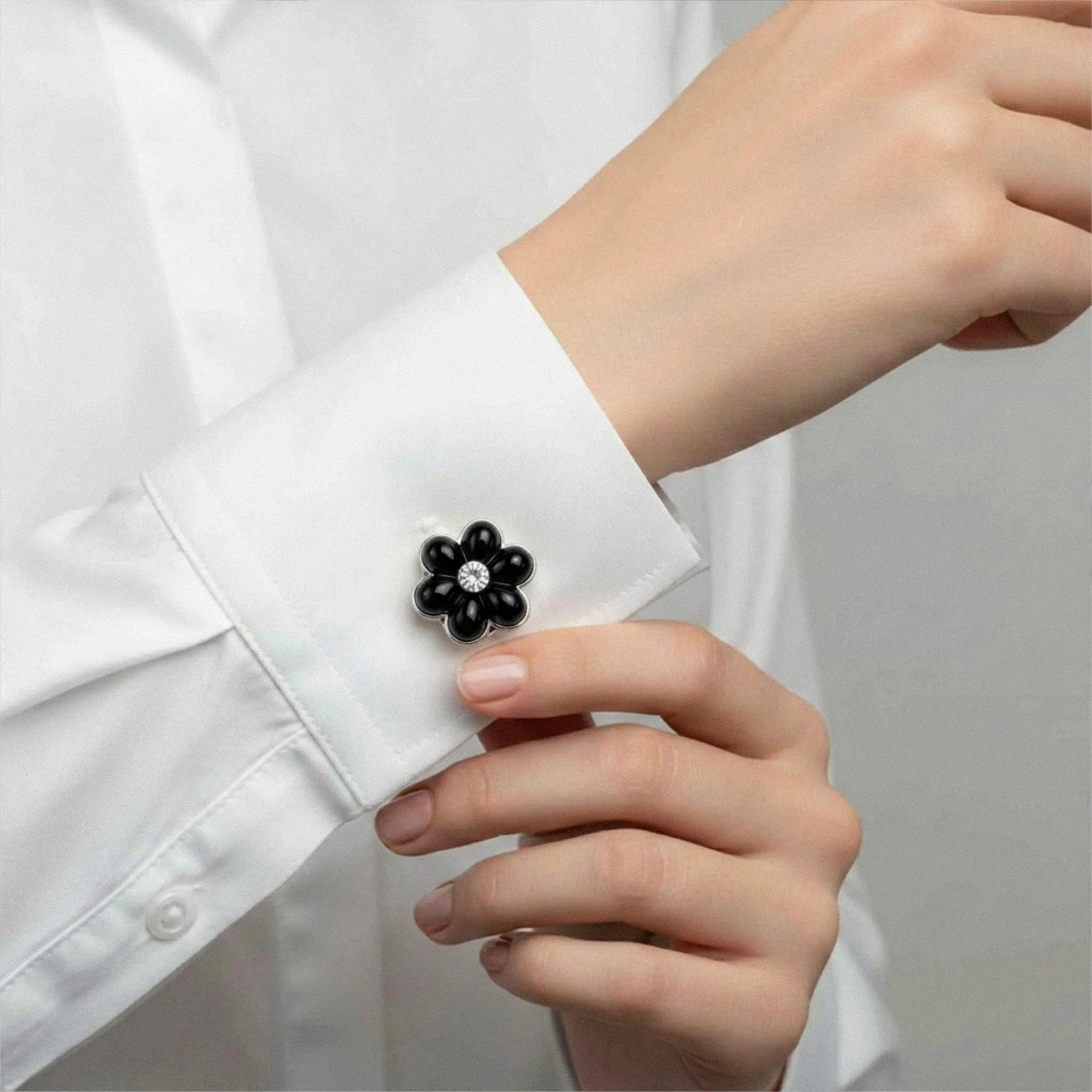 Incanto | Set Coppia Unica | 2 Bottoni Gioiello Diversi