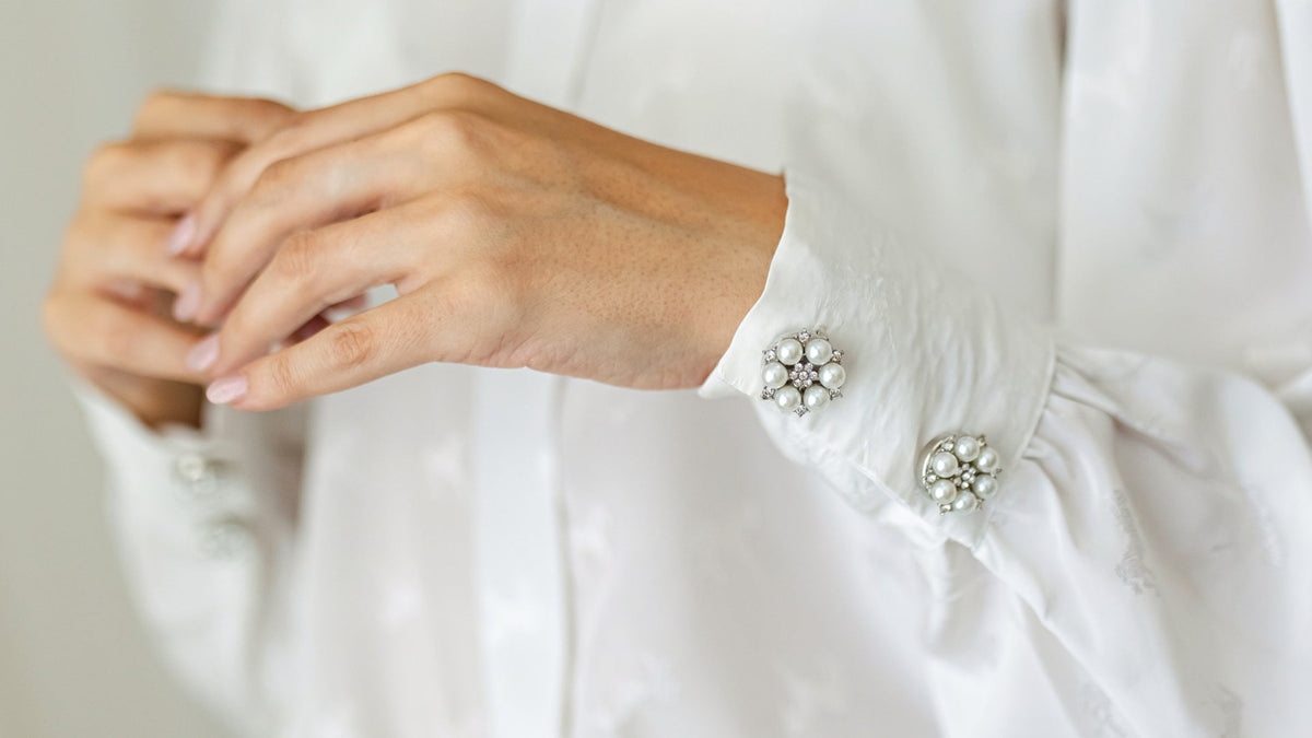 3 Modi Creativi per Trasformare la Tua Camicia con i Bottoni Gioiello Sovente - Sovente